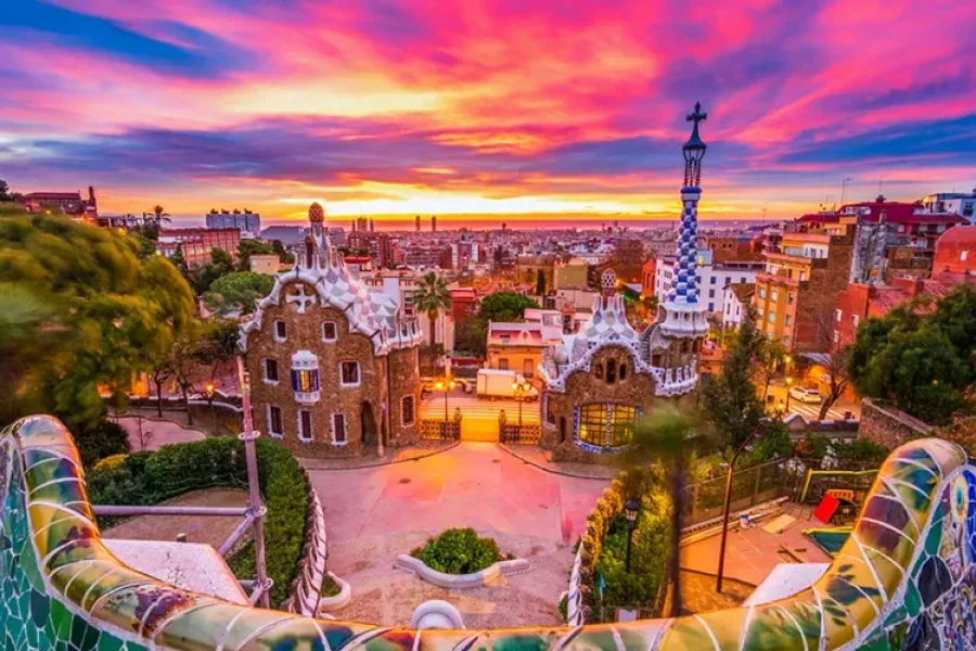 تور اسپانیا (بارسلونا، مالاگا)